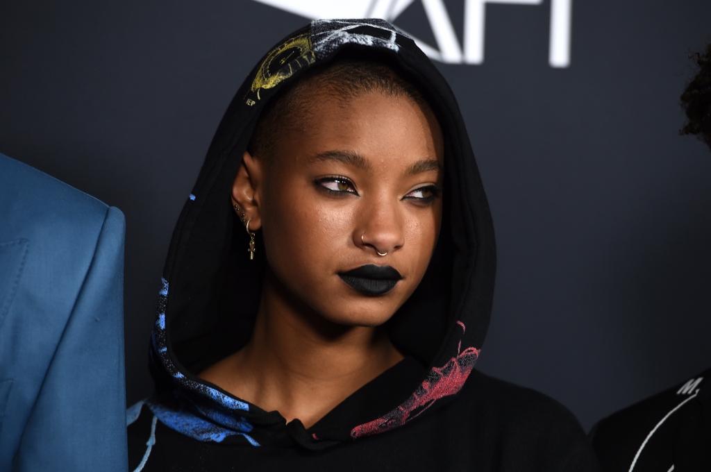 ウィル・スミスの娘Willowのポップパンク・シングル「Transparent Soul」をKid Cudiがリミックス PUNKLOID